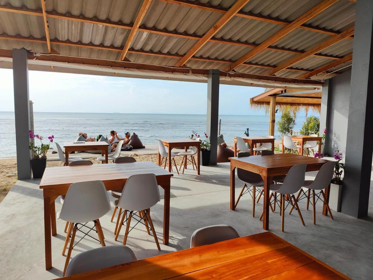 Scandinavian Beach Resort Ko Lanta Extérieur photo