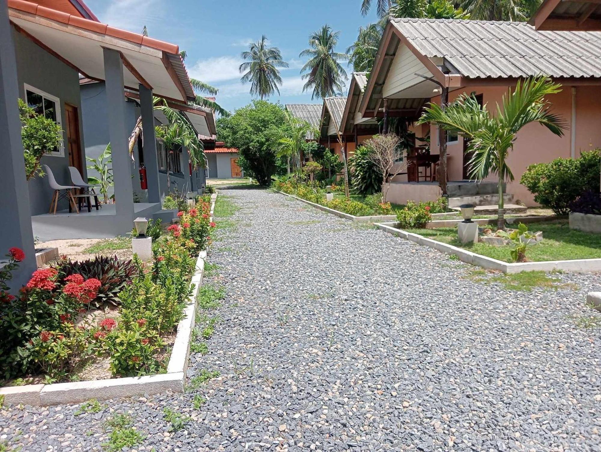 Scandinavian Beach Resort Ko Lanta Extérieur photo
