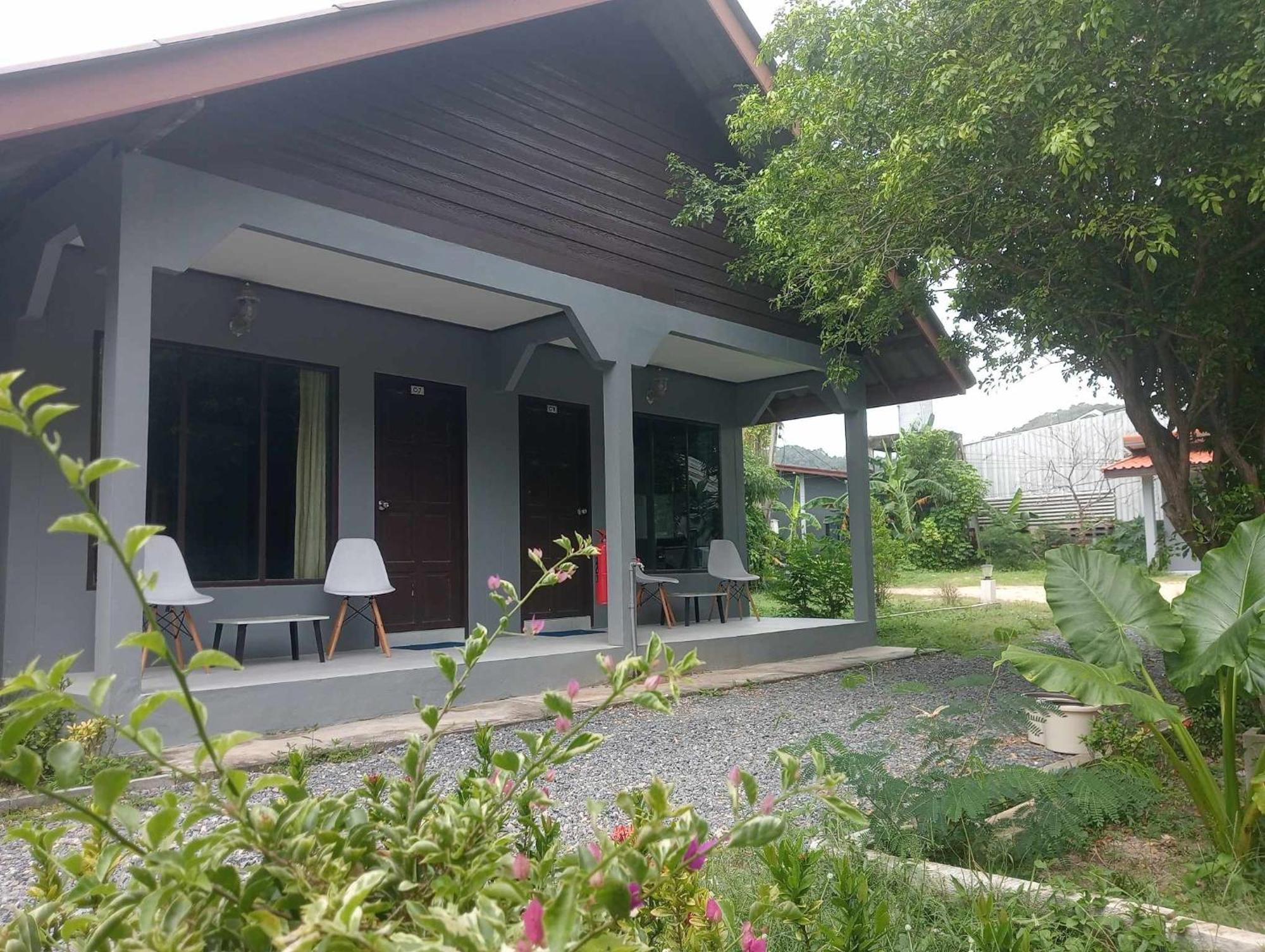 Scandinavian Beach Resort Ko Lanta Extérieur photo