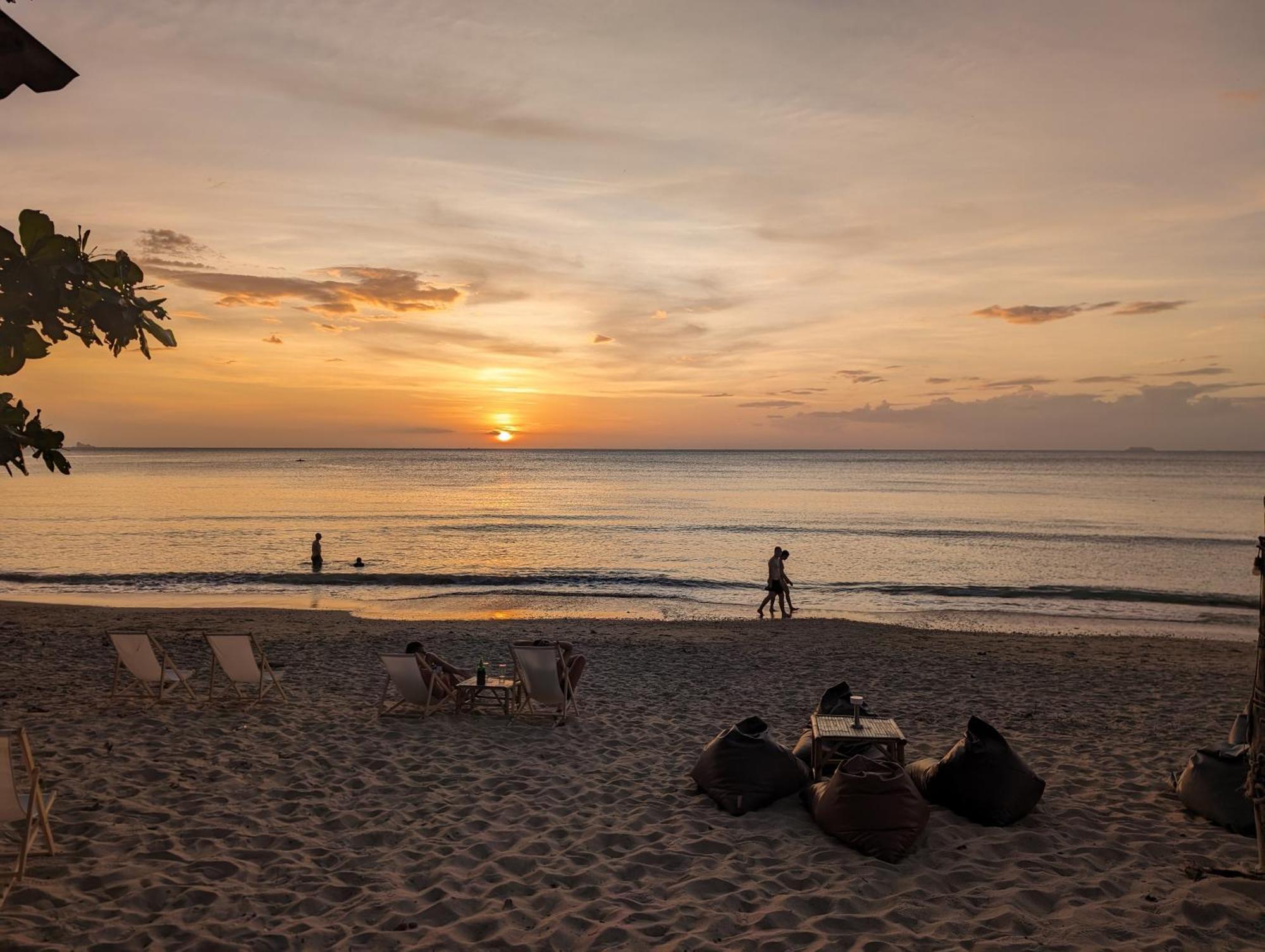 Scandinavian Beach Resort Ko Lanta Extérieur photo